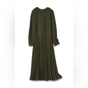 Uniqlo Pleated Combination Drees in Olive Green size small